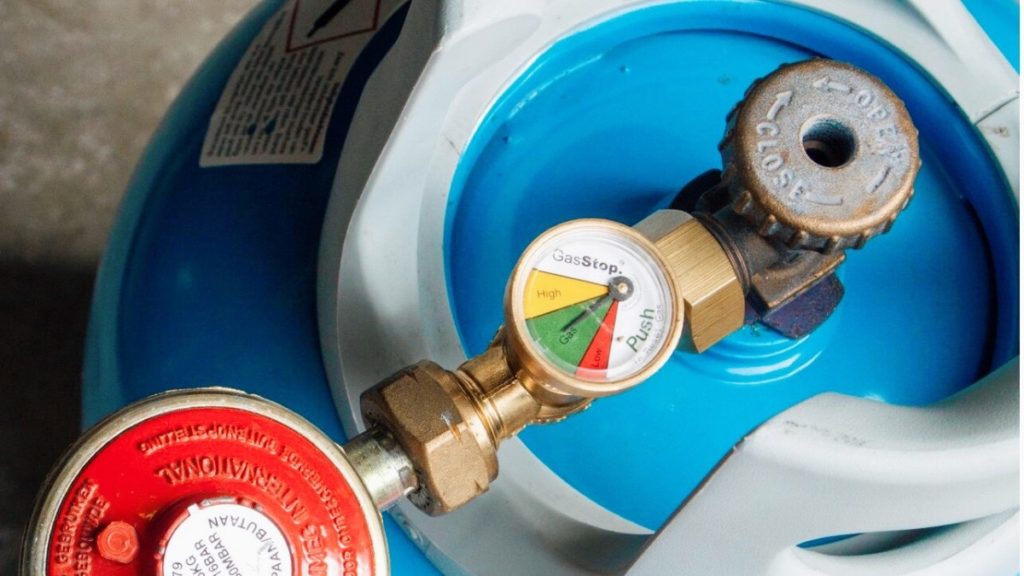 Gas stop is an additional safety feature for gas installations in a campervan Gas stop is an additional safety feature for gas installations in a campervan - camperveiligheid